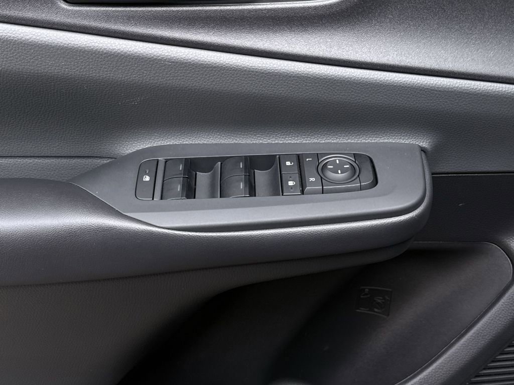 Used 2024 Toyota Prius LE image 15