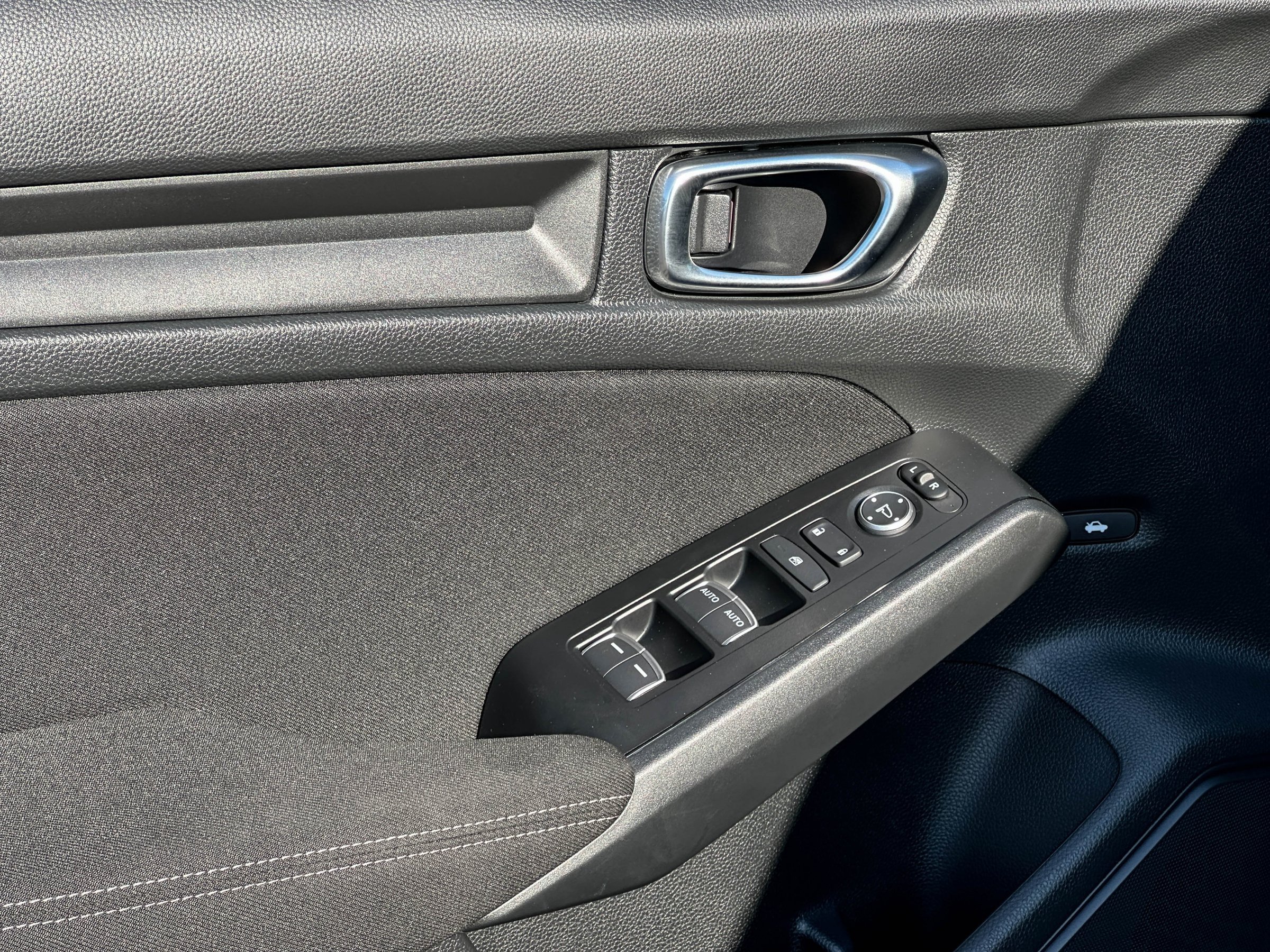 Used 2025 Honda Civic Sport image 16