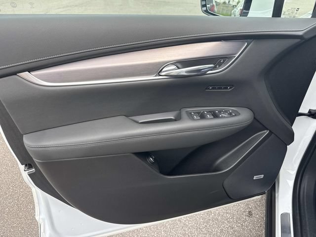 Certified 2024 Cadillac XT6 Luxury w/ LPO, Floor Liner Package AWD/4WD image 16
