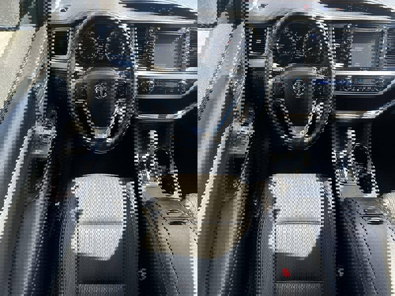 Used 2018 Toyota Highlander Plus FWD image 17