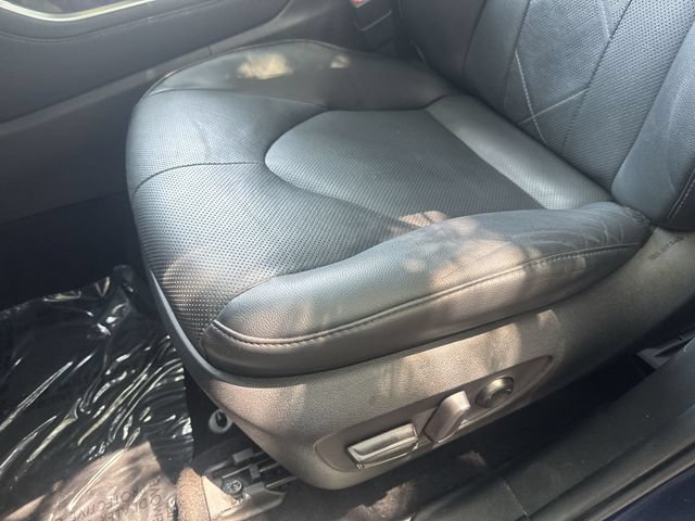 Used 2022 Toyota Highlander Platinum AWD/4WD image 32