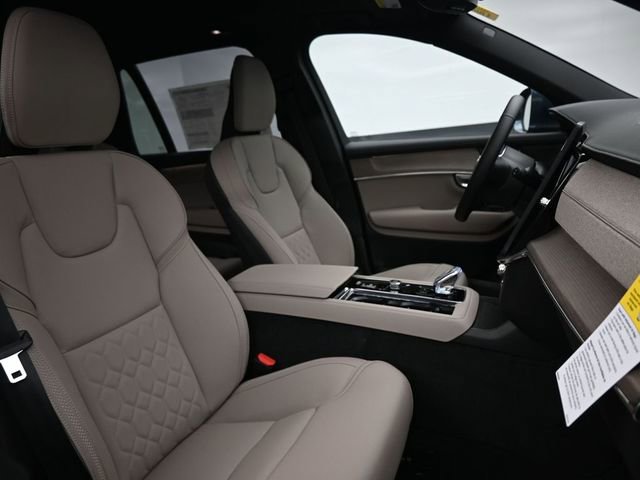 New 2026 Volvo XC90 B6 Plus w/ Protection Package Premier image 36