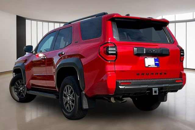 Used 2025 Toyota 4Runner SR5 AWD/4WD image 4