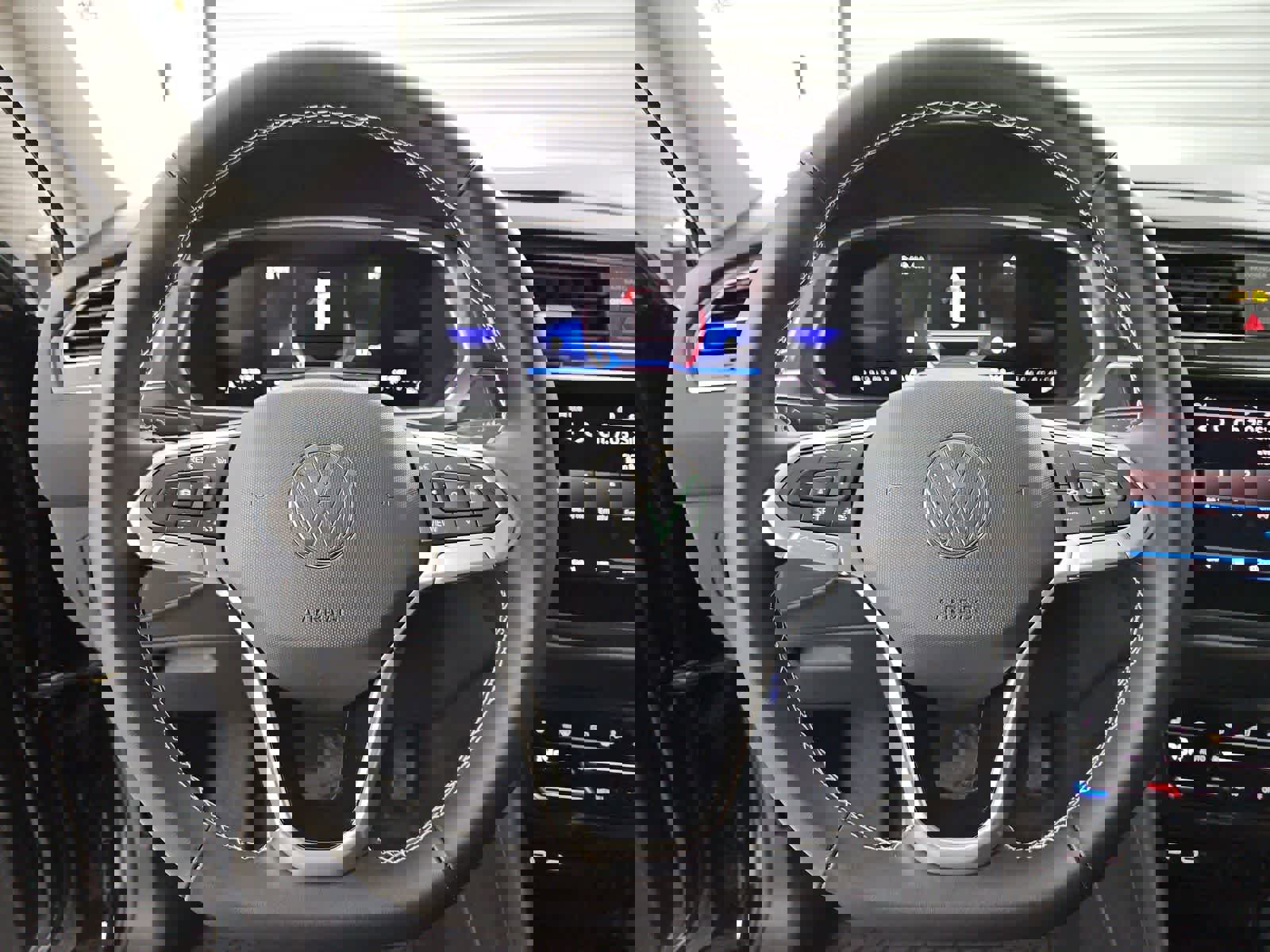 Certified 2024 Volkswagen Tiguan SE image 23