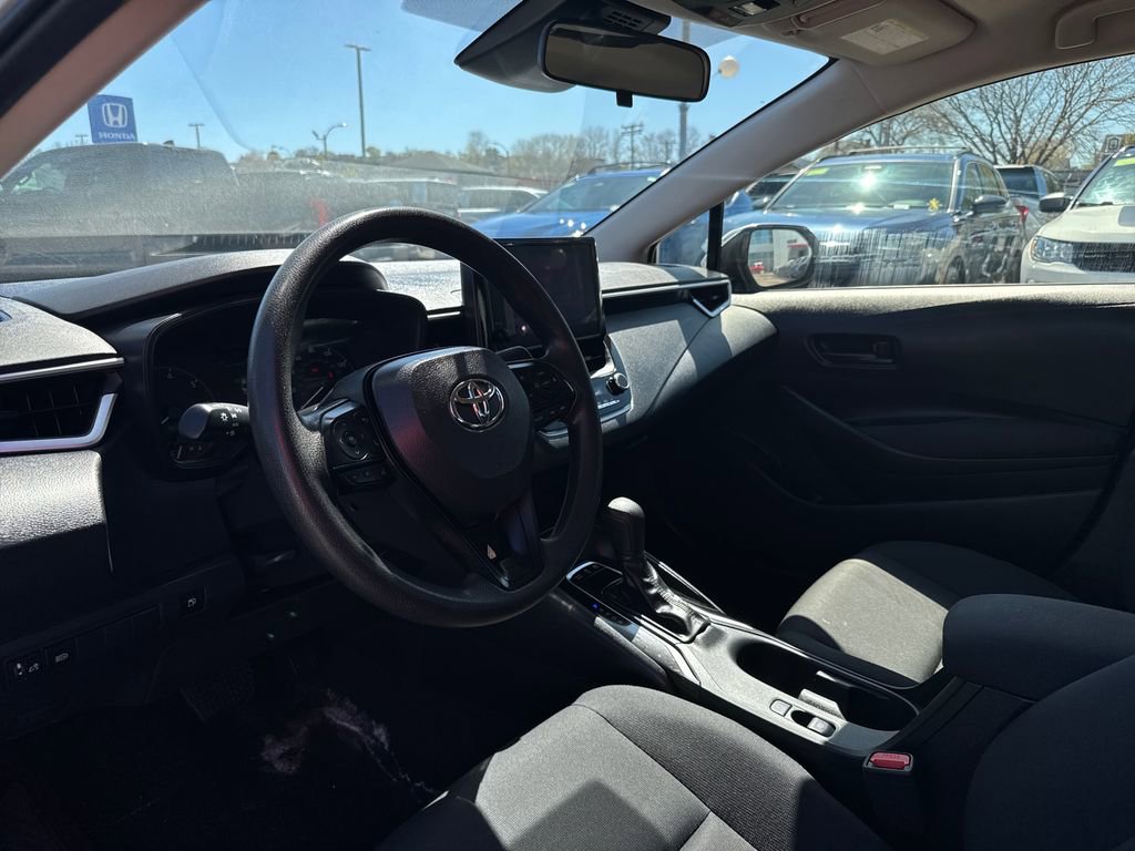 Used 2025 Toyota Corolla LE AWD/4WD image 14