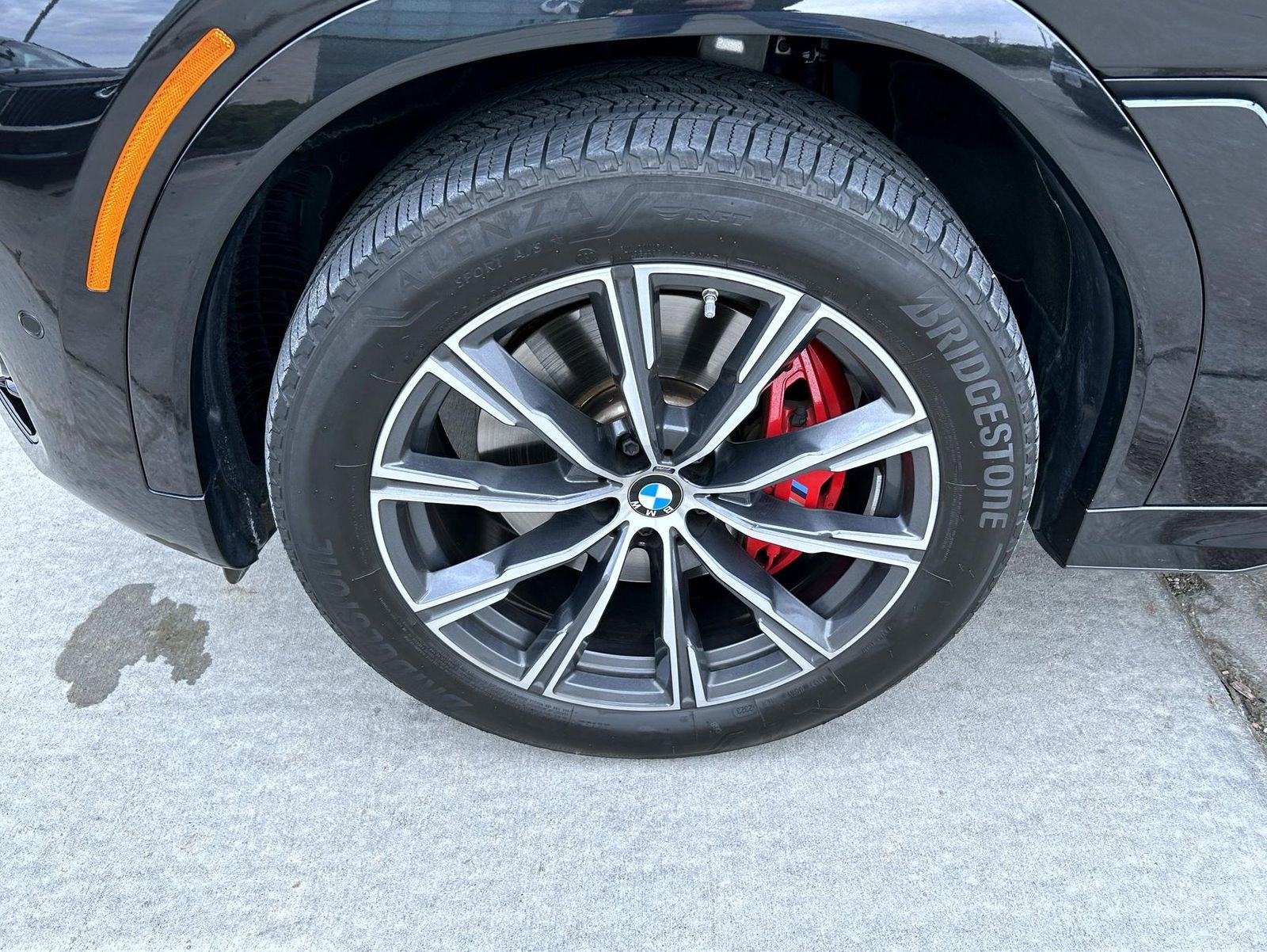 Used 2024 BMW X6 xDrive40i w/ Premium Package image 22