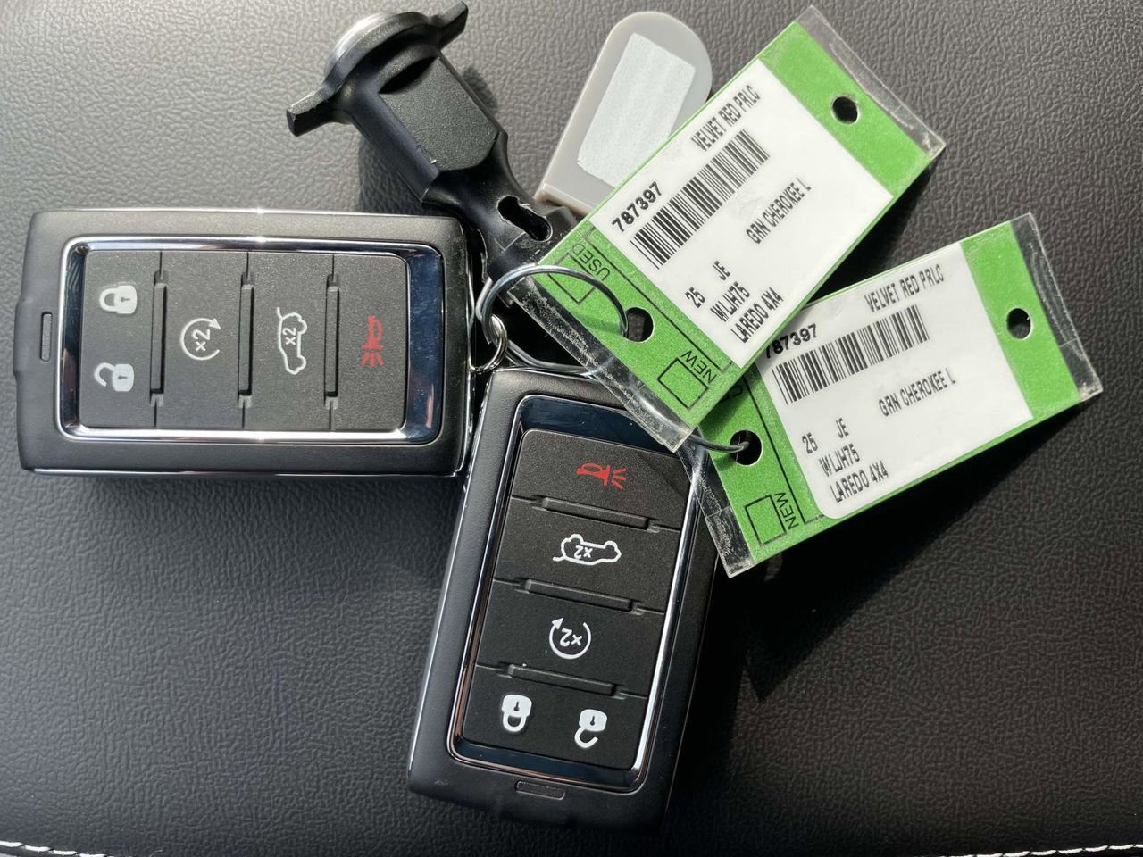 New 2025 Jeep Grand Cherokee L Altitude image 36