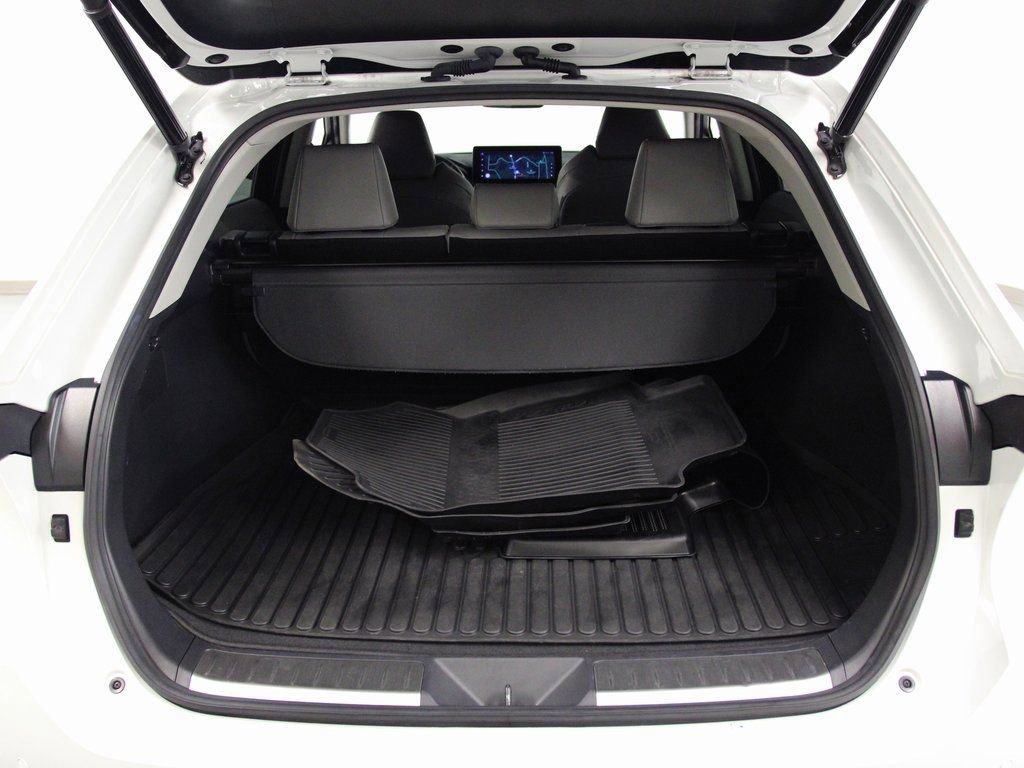 Used 2023 Toyota Venza XLE image 25