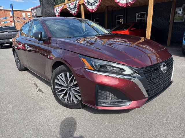 Used 2024 Nissan Altima 2.5 SV image 3