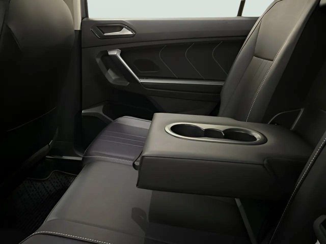 Used 2023 Volkswagen Tiguan SE w/ Panoramic Sunroof Package FWD image 71