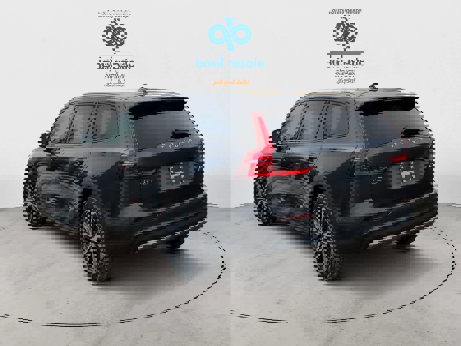 Used 2025 Volvo V60 B5 Cross Country Plus image 4