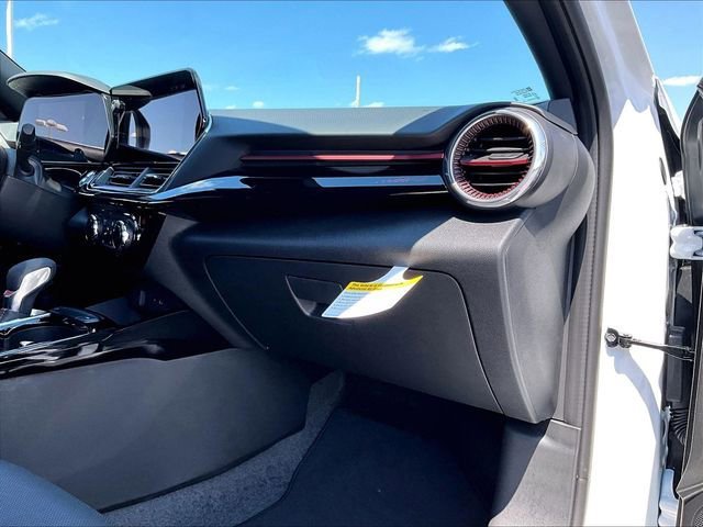 New 2026 Chevrolet Trax RS w/ Sunroof Package FWD image 26