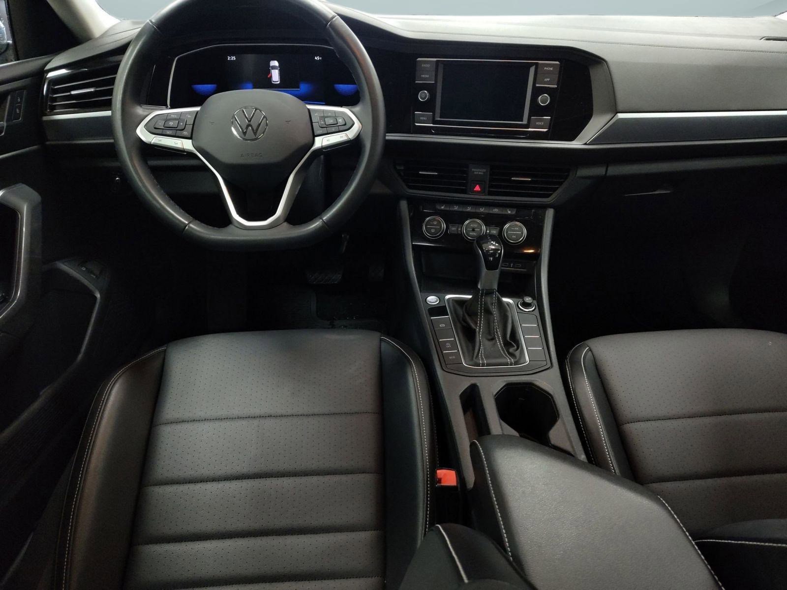 Used 2022 Volkswagen Jetta SE image 22