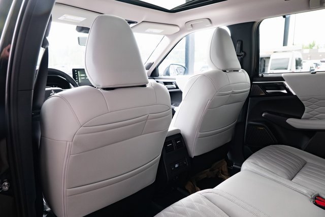 New 2025 Mitsubishi Outlander AWD image 27