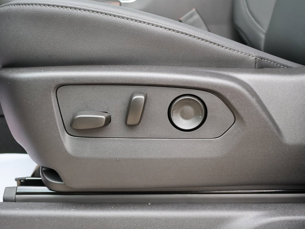 New 2025 GMC Sierra 2500 SLT w/ SLT Premium Package image 17