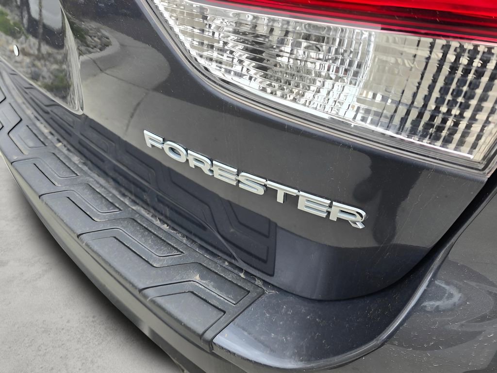 Used 2022 Subaru Forester Premium AWD/4WD image 18