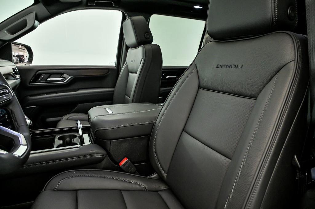 New 2026 GMC Yukon Denali w/ Sun & Power Step Package image 9