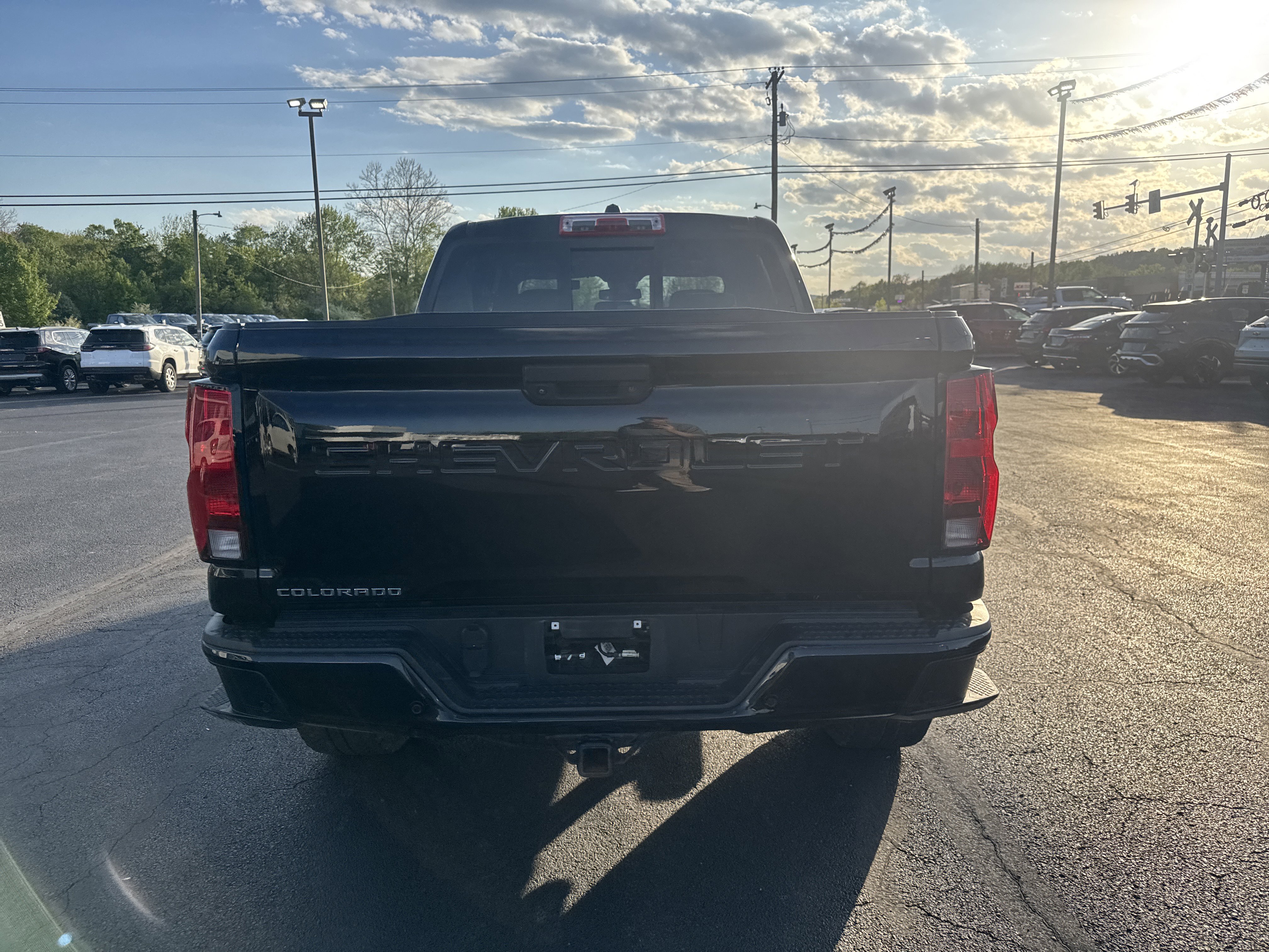 Used 2023 Chevrolet Colorado Trail Boss w/ LPO, Dark Essentials Package AWD/4WD image 4