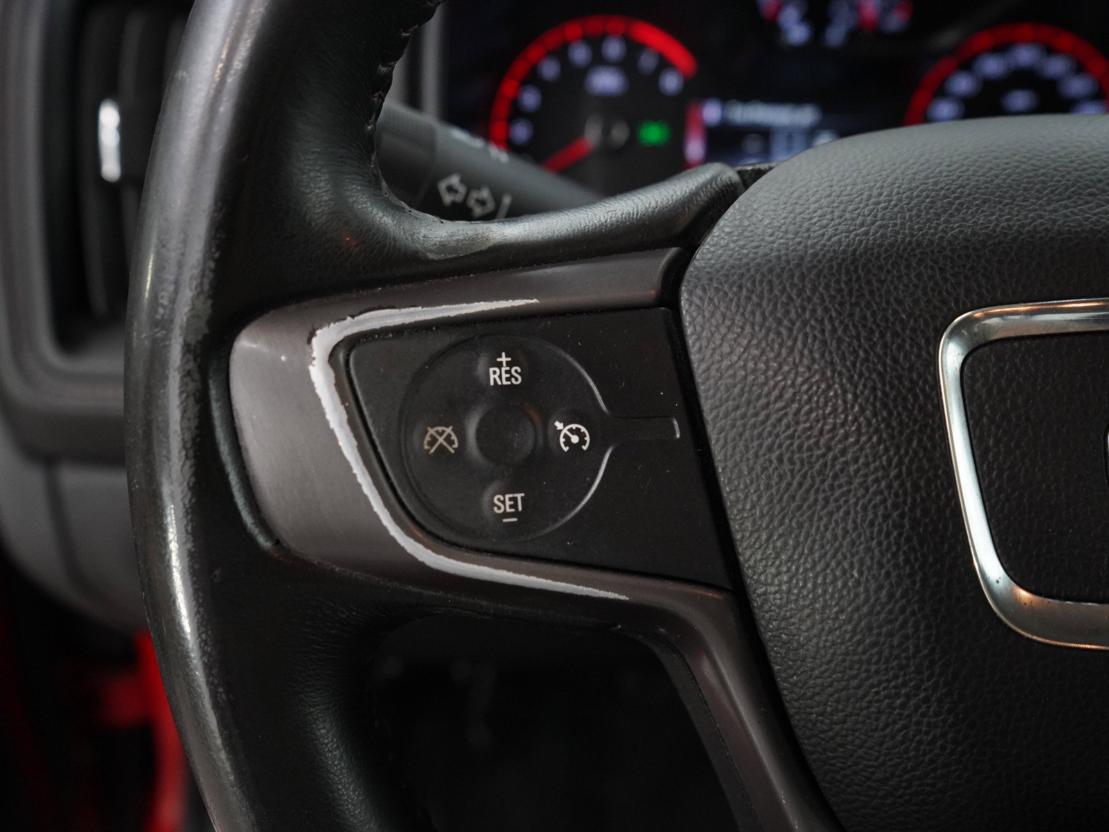 Used 2015 GMC Canyon SLE AWD/4WD image 21