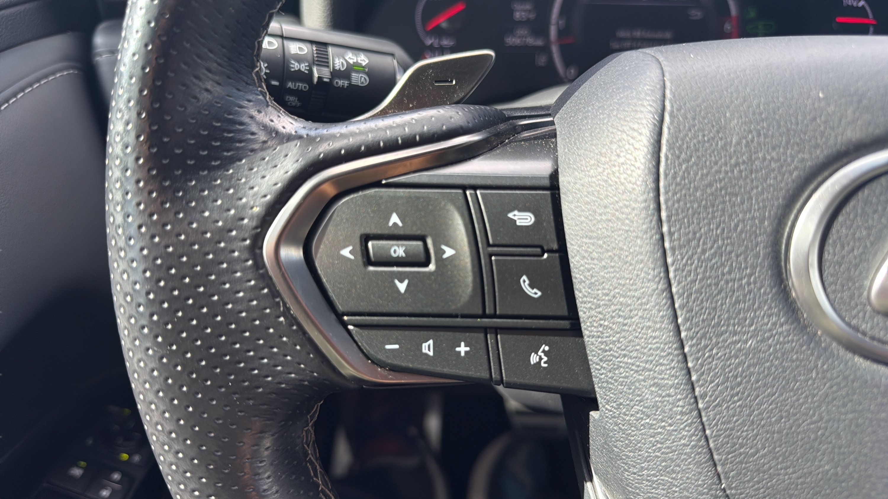 Used 2023 Lexus LX 600 F Sport AWD/4WD image 13