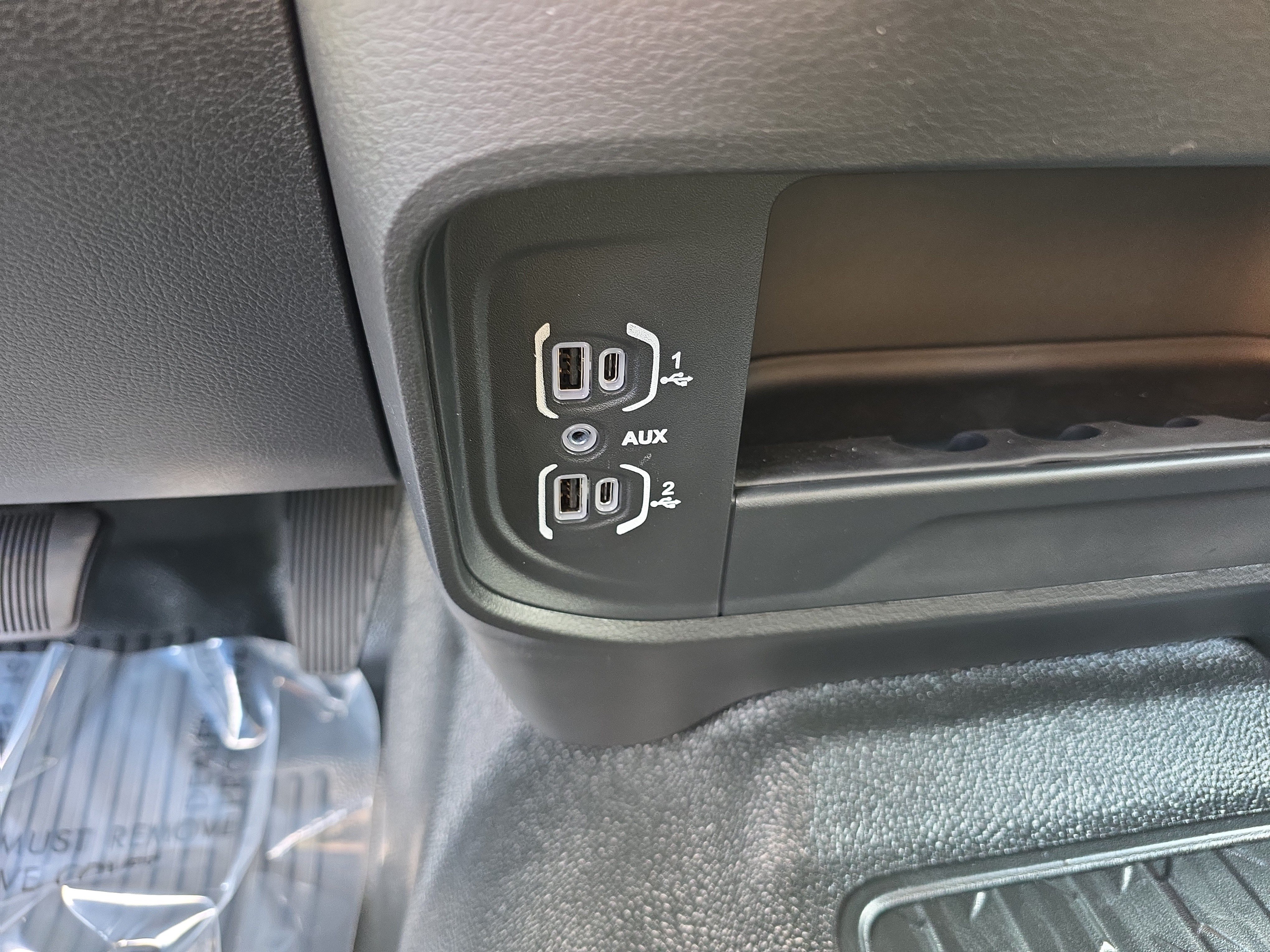 New 2026 RAM 5500 Tradesman AWD/4WD image 9