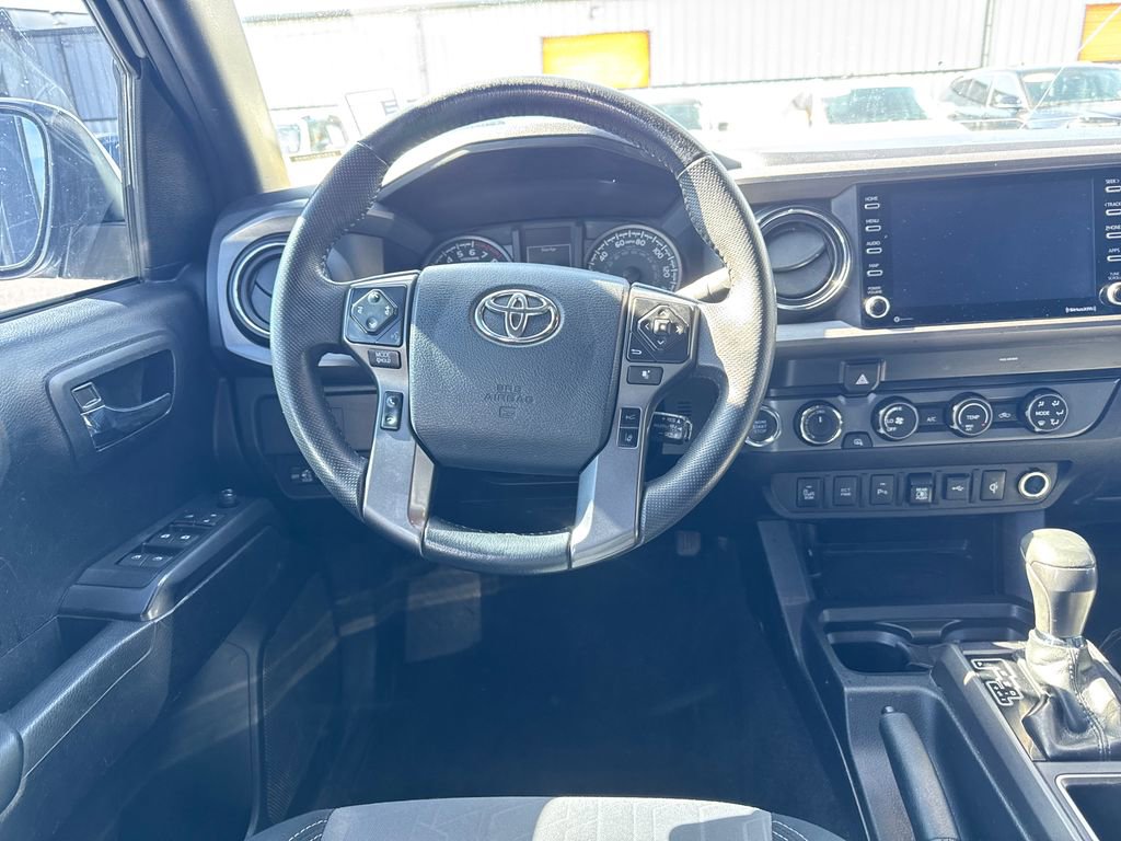Used 2020 Toyota Tacoma TRD Sport w/ Technology Package AWD/4WD image 13