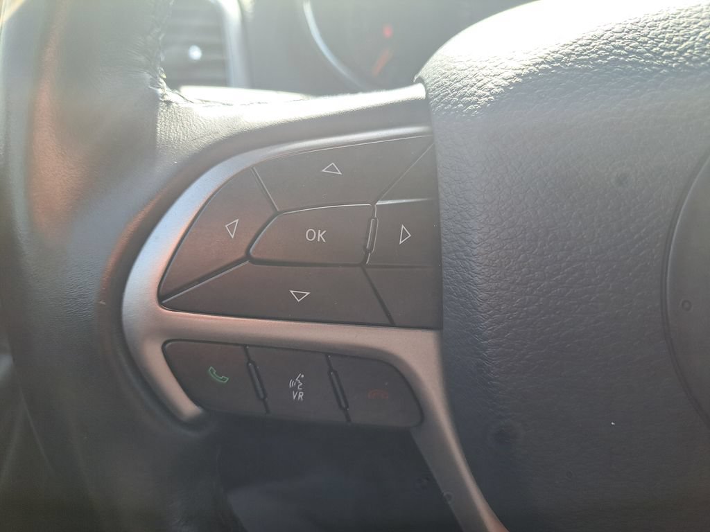 Used 2021 Jeep Grand Cherokee Laredo X AWD/4WD image 23
