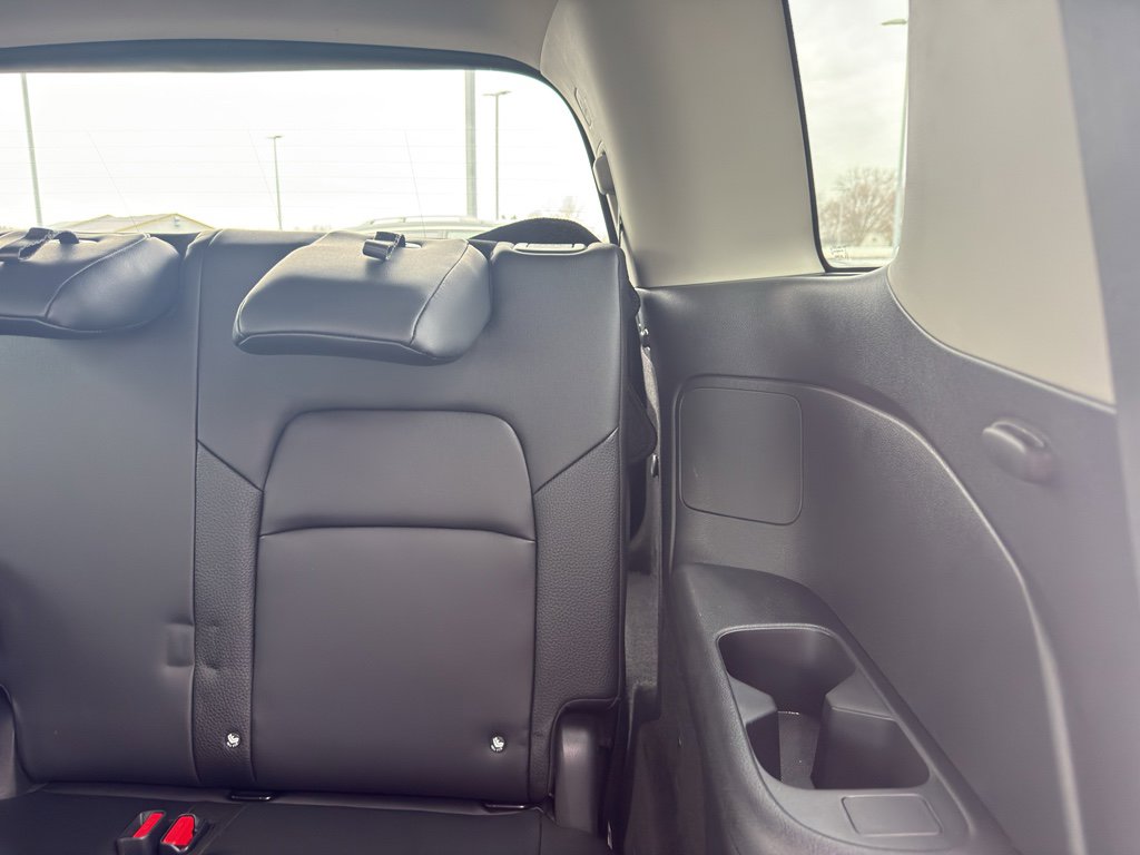 Certified 2024 Nissan Pathfinder SL w/ Black Appearance Package image 34