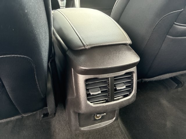Used 2016 Ford Fusion SE FWD image 24
