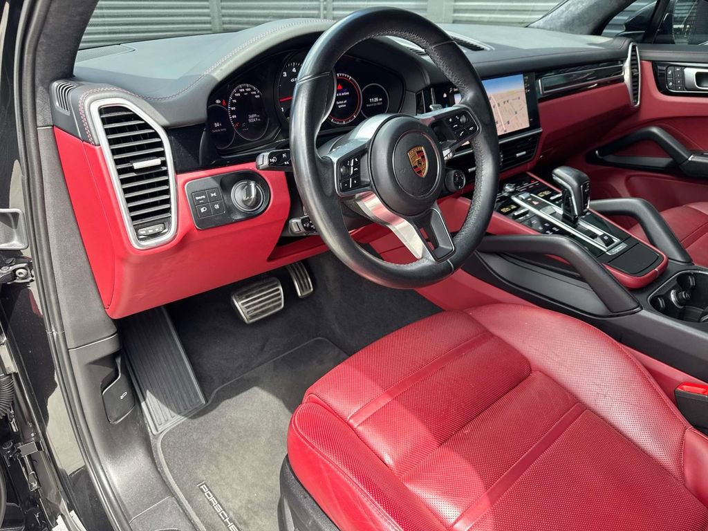 Certified 2023 Porsche Cayenne GTS AWD/4WD image 4