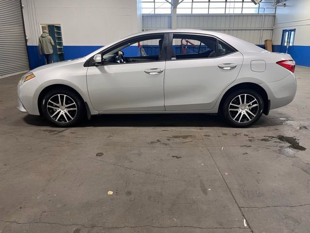 Used 2015 Toyota Corolla LE image 7