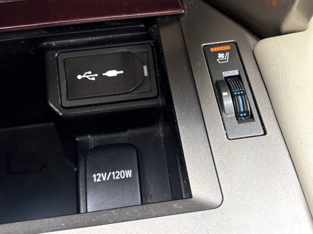Used 2014 Lexus GX 460 w/ Premium Package AWD/4WD image 11