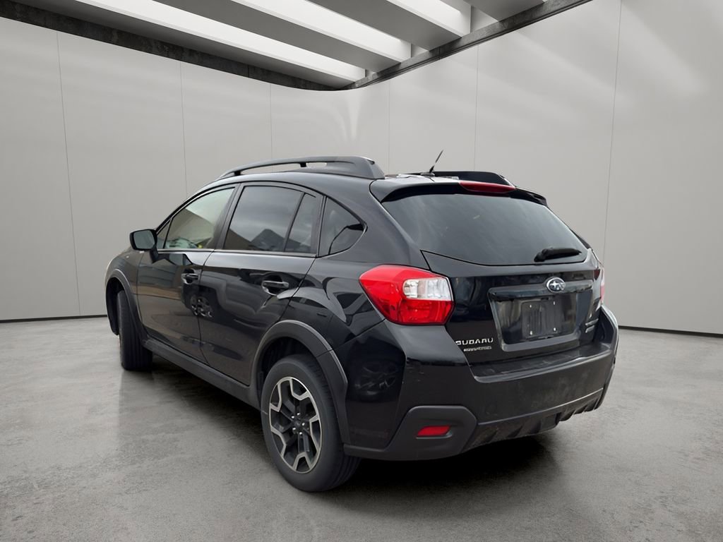 Used 2017 Subaru Crosstrek 2.0i Premium w/ Moonroof Package image 2