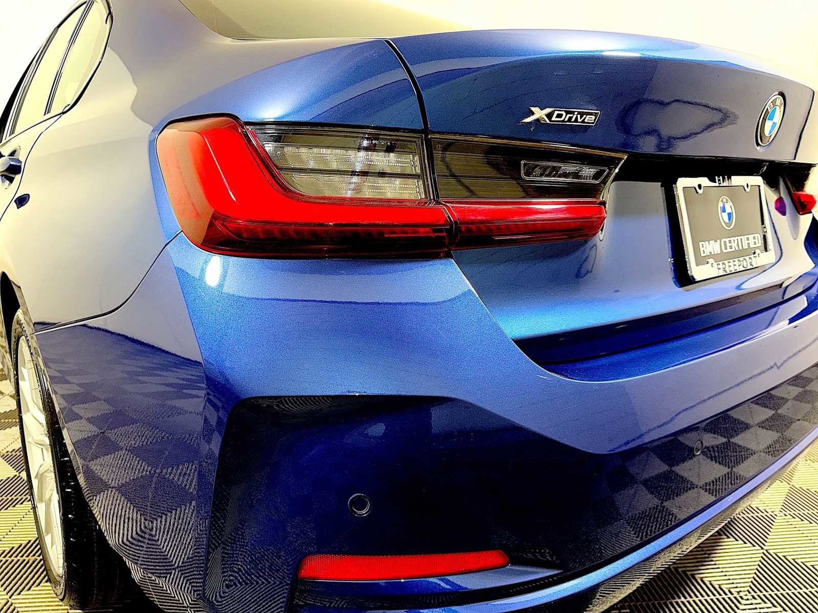 Certified 2023 BMW 330i xDrive Sedan w/ Convenience Package image 28