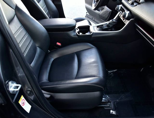 Used 2019 Toyota RAV4 Limited w/ Advanced Technology Package image 14
