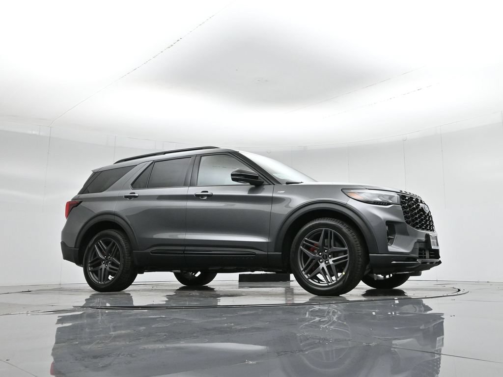 New 2026 Ford Explorer ST-Line w/ ST-Line Street Pack RWD image 3