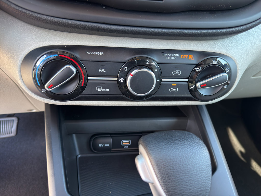 Used 2022 Kia Soul LX image 15