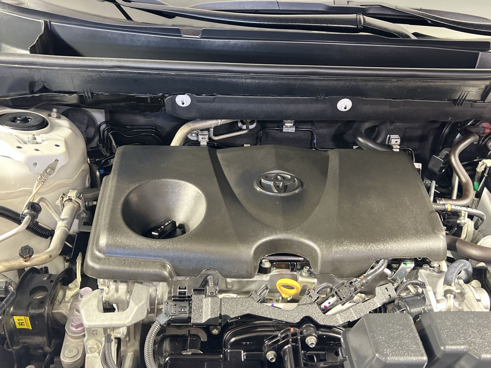 Used 2025 Toyota RAV4 LE AWD/4WD image 29