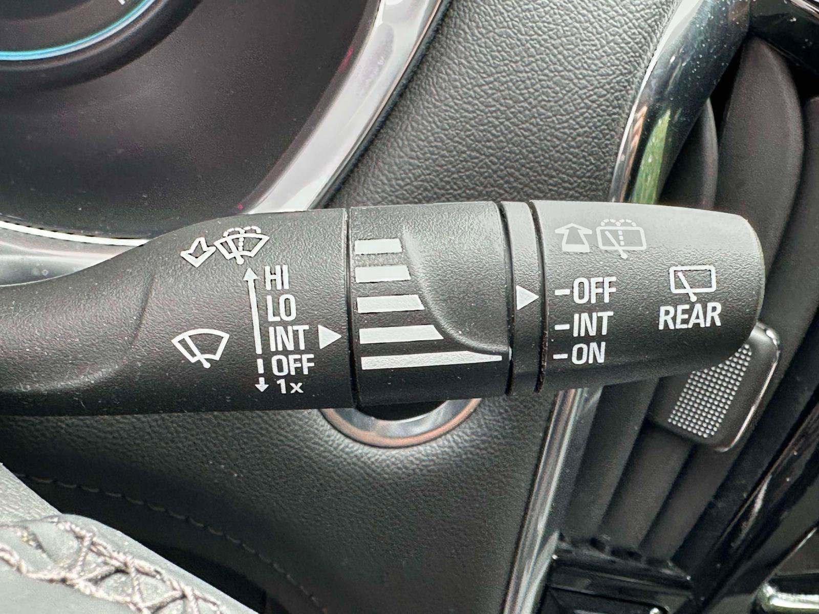 Used 2023 Chevrolet Traverse LT w/ Midnight/Sport Edition AWD/4WD image 21