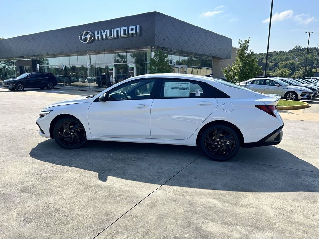 New 2026 Hyundai Elantra SEL Sport FWD image 6
