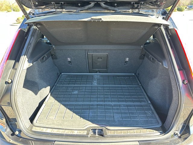 Used 2021 Volvo XC40 T5 R-Design w/ Climate Package image 30