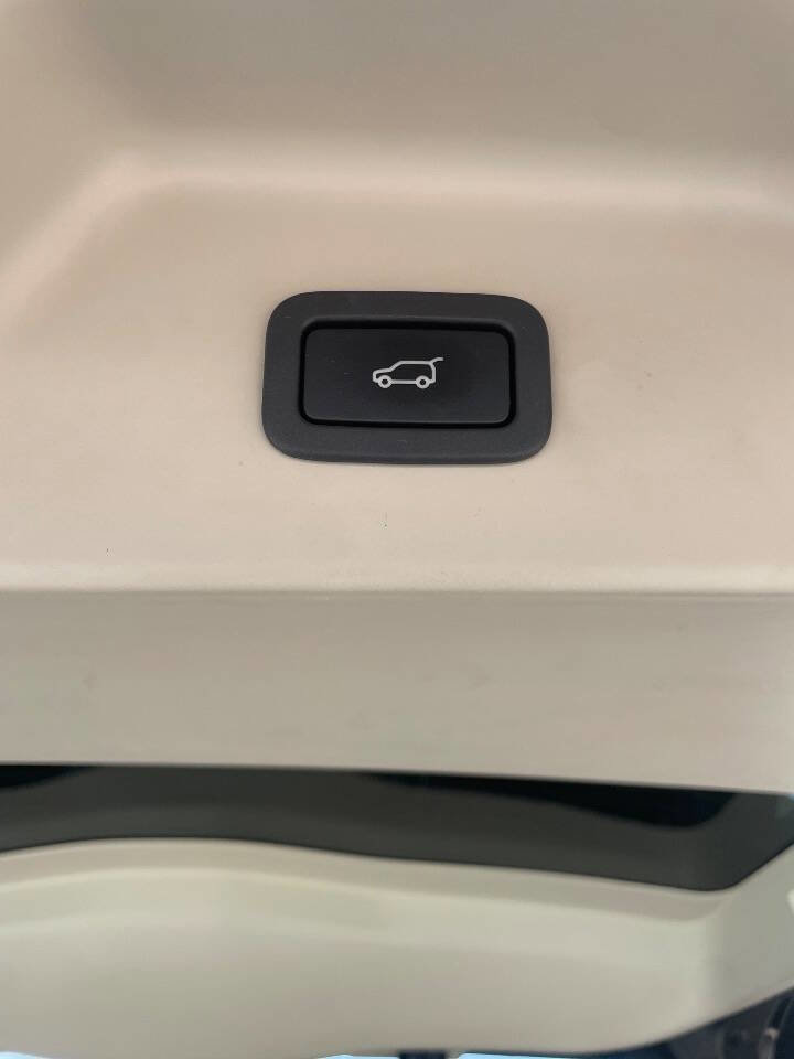 Used 2015 Land Rover Range Rover HSE AWD/4WD image 23