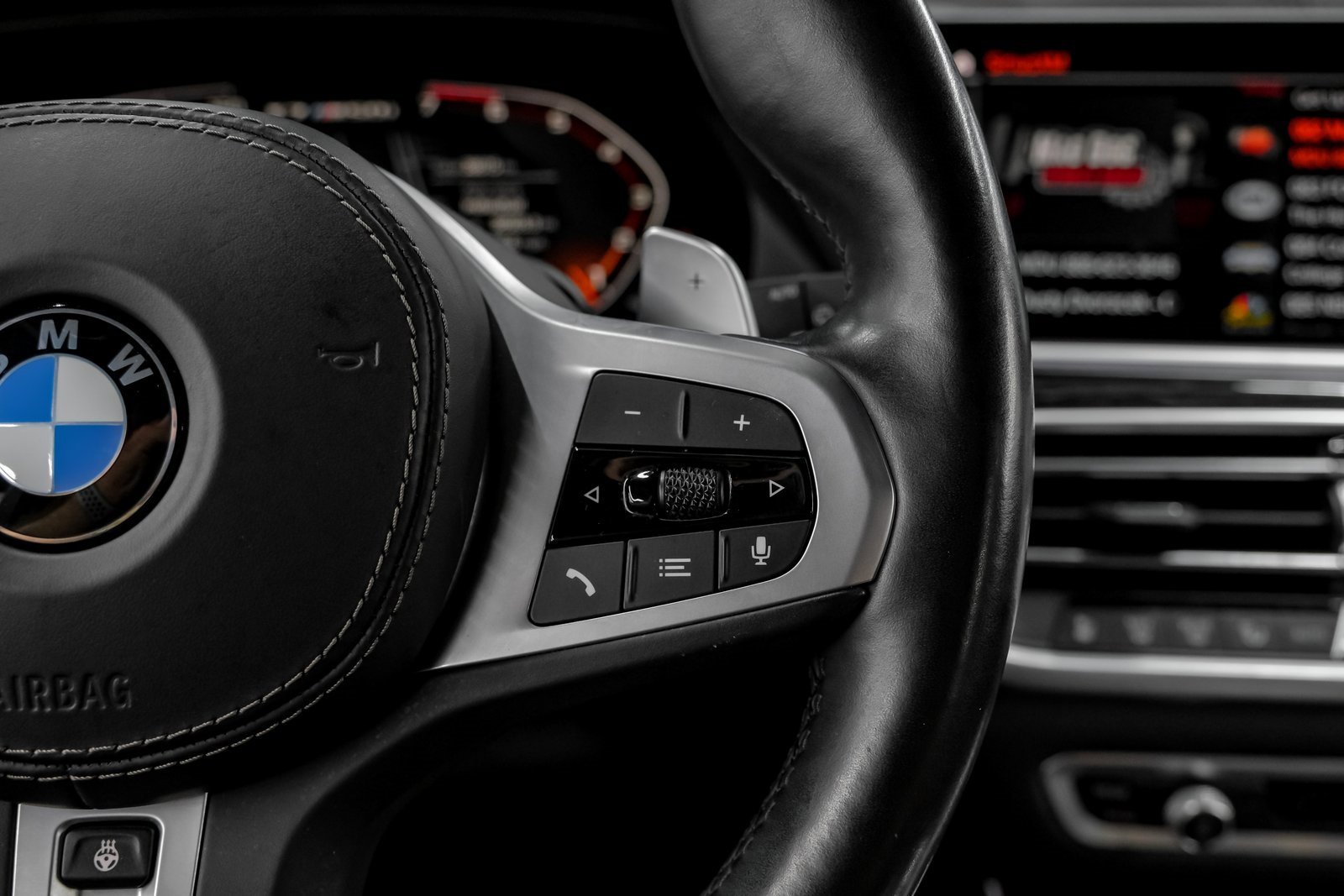 Used 2022 BMW X7 M50i w/ Executive Package image 22