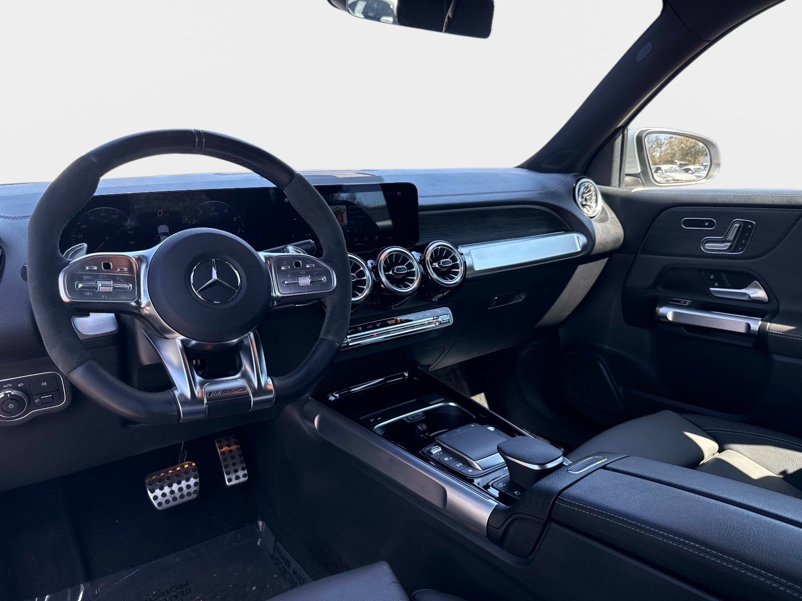 Certified 2022 Mercedes-Benz GLB 35 AMG 4MATIC image 16