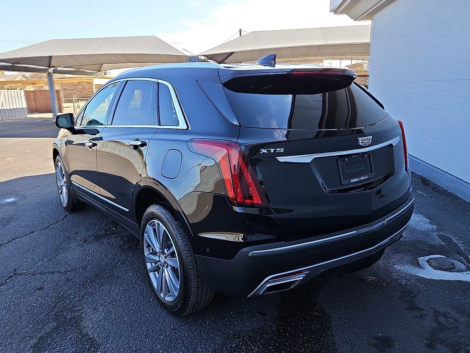 Used 2020 Cadillac XT5 Premium Luxury w/ Platinum Package image 3