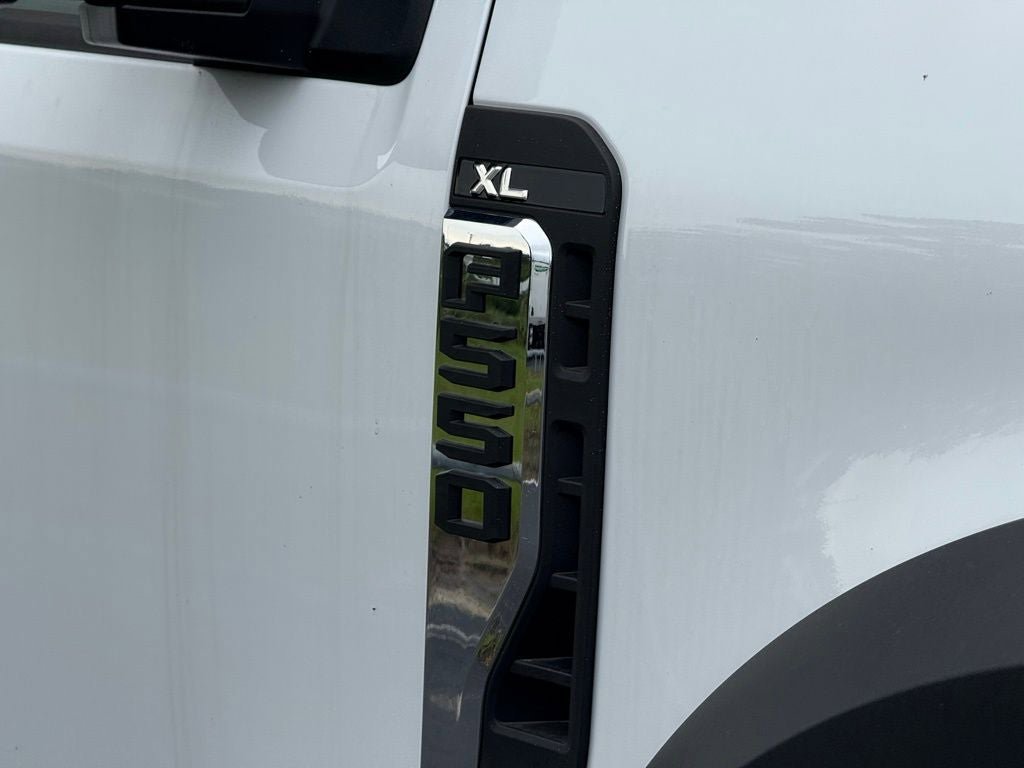 New 2025 Ford F550 2WD Regular Cab Super Duty image 3