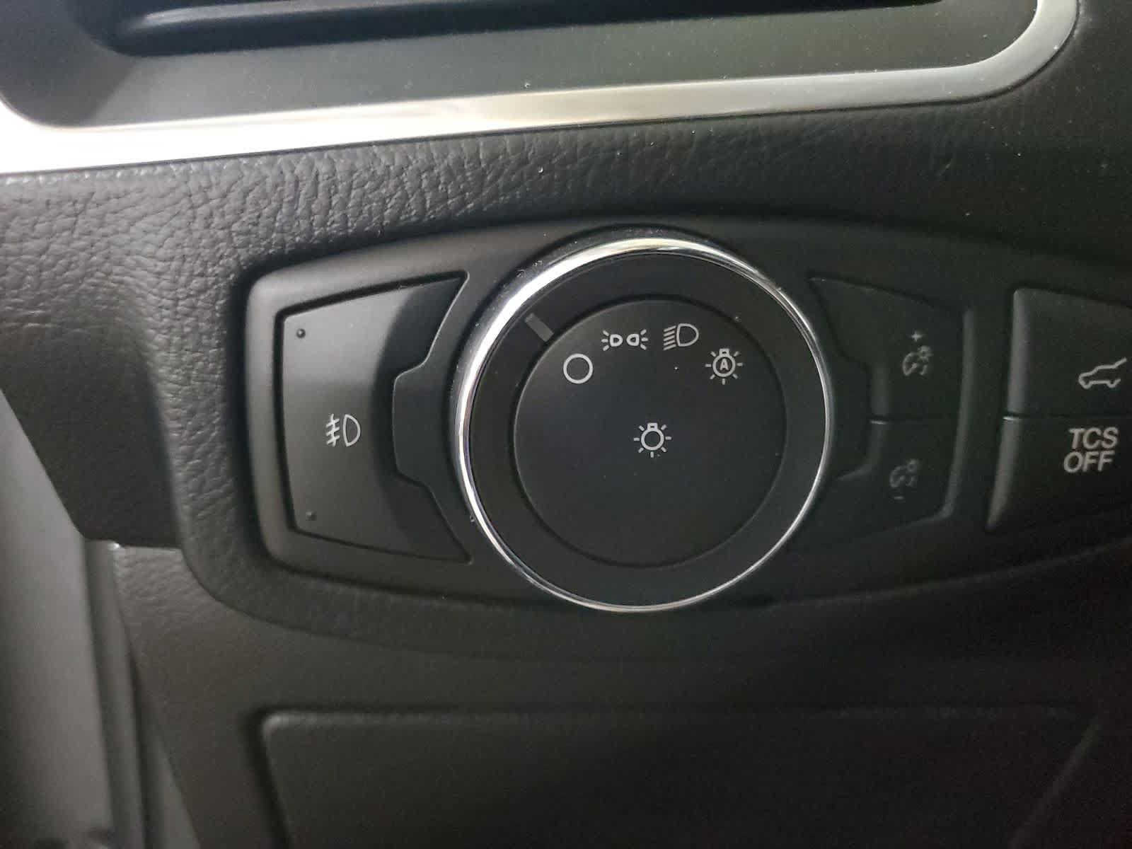 Used 2022 Ford Edge Titanium AWD/4WD image 13