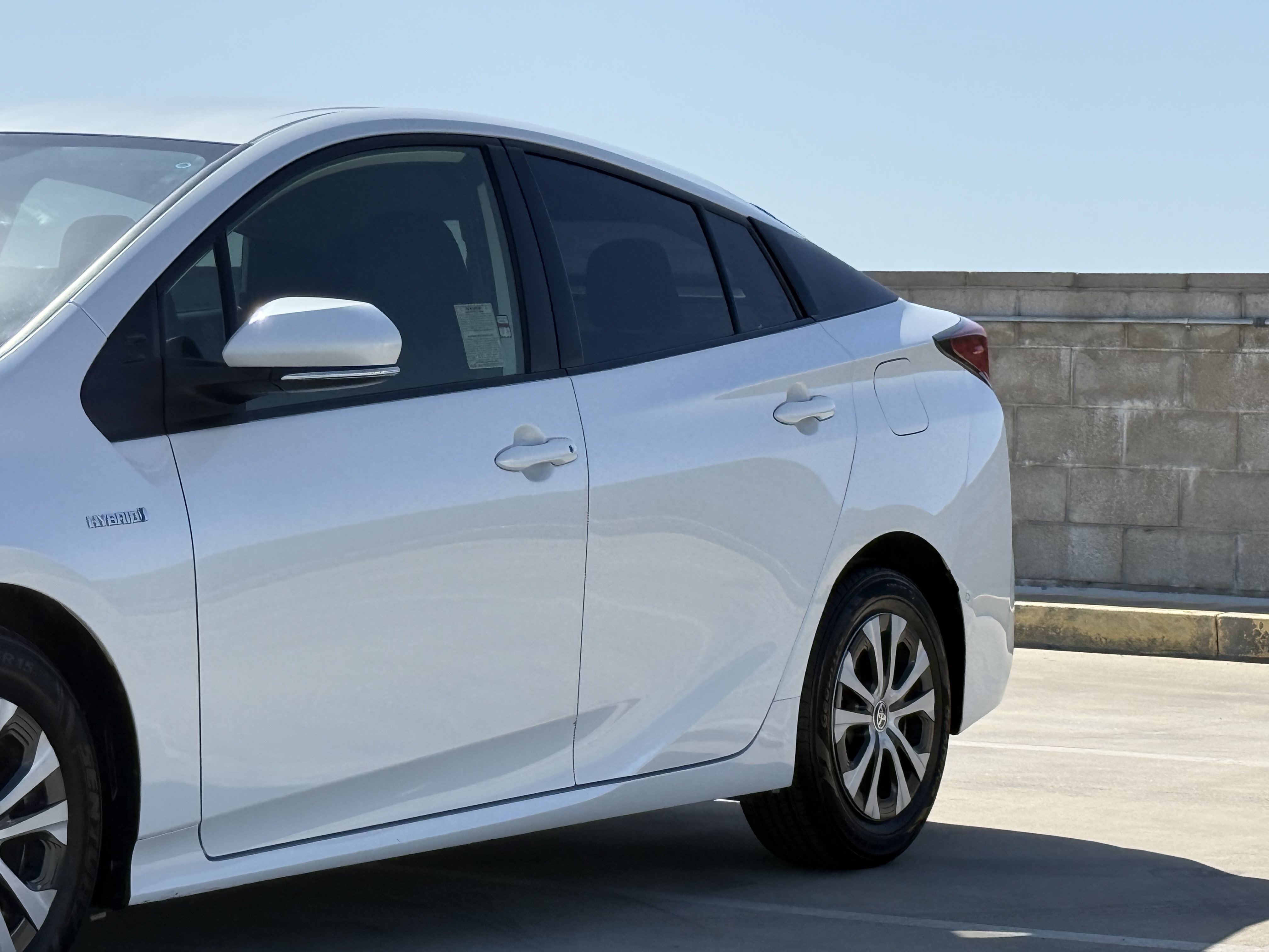 Used 2021 Toyota Prius LE w/ Carpet Mat Package (TMS) AWD/4WD image 9