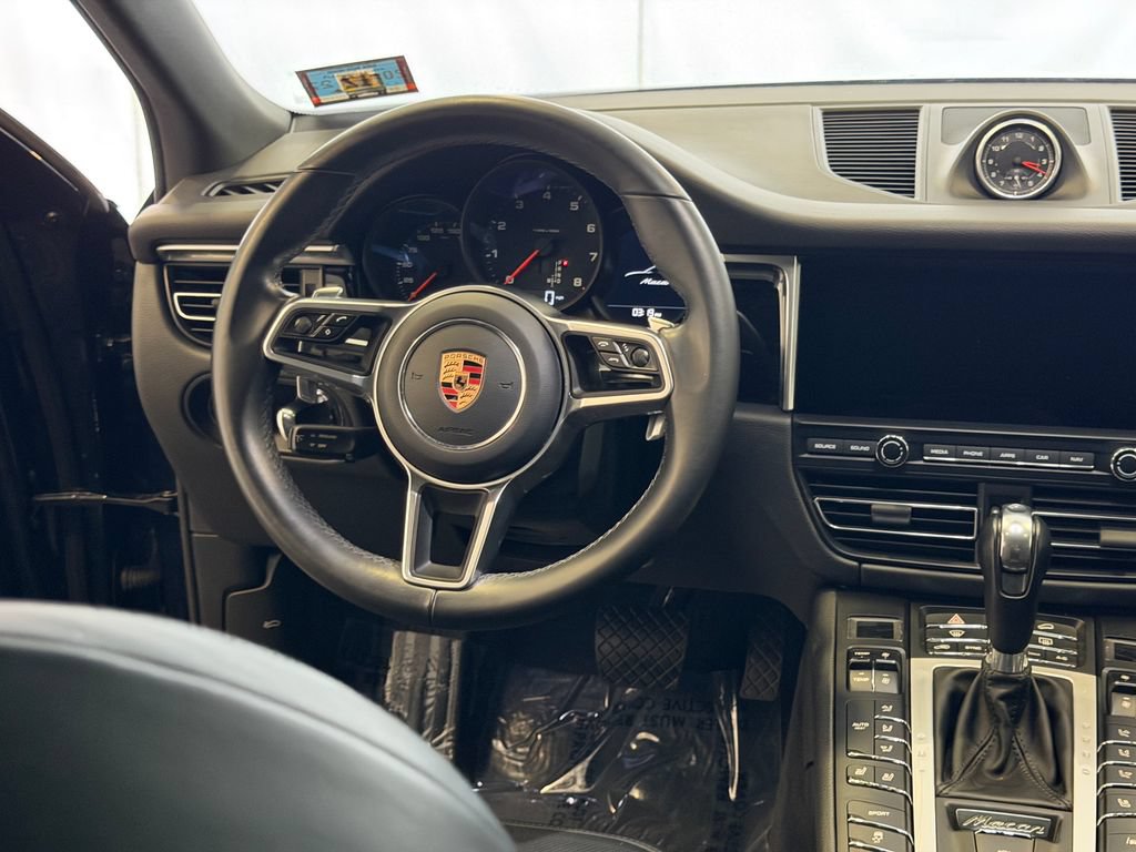 Certified 2020 Porsche Macan AWD/4WD image 18