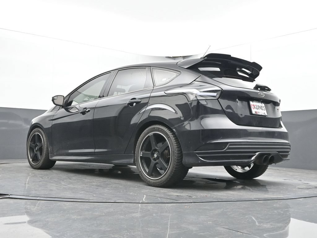 Used 2018 Ford Focus ST FWD image 30